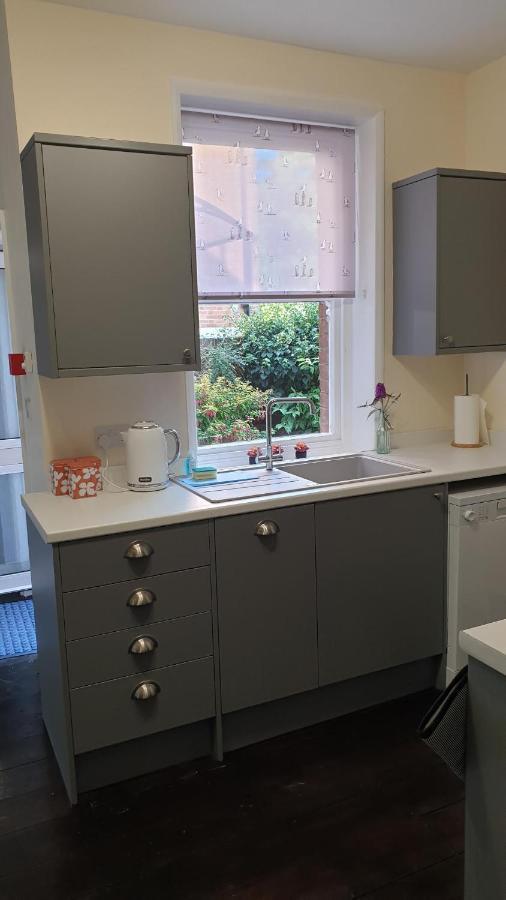 Beautiful Garden Apartment In Leafy St Leonards 5 Mins To Beach Exterior foto